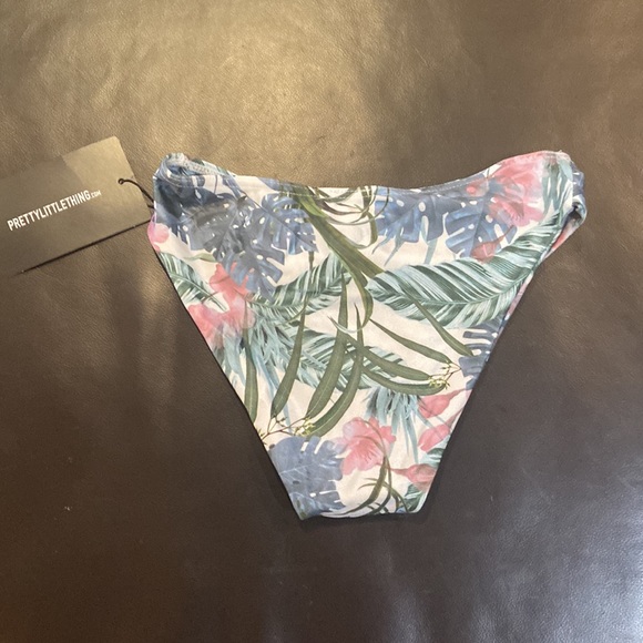 Pretty Little Thing Pale Khaki Leafy Cheeky Bum Bikini Bottom - Picture 3 of 3